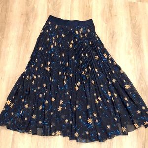 Wilfred Twirl Skirt in Navy Floral
